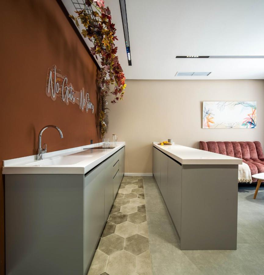 Muqtedir Lazy Seal Holiday Cottages Nabran מראה חיצוני תמונה